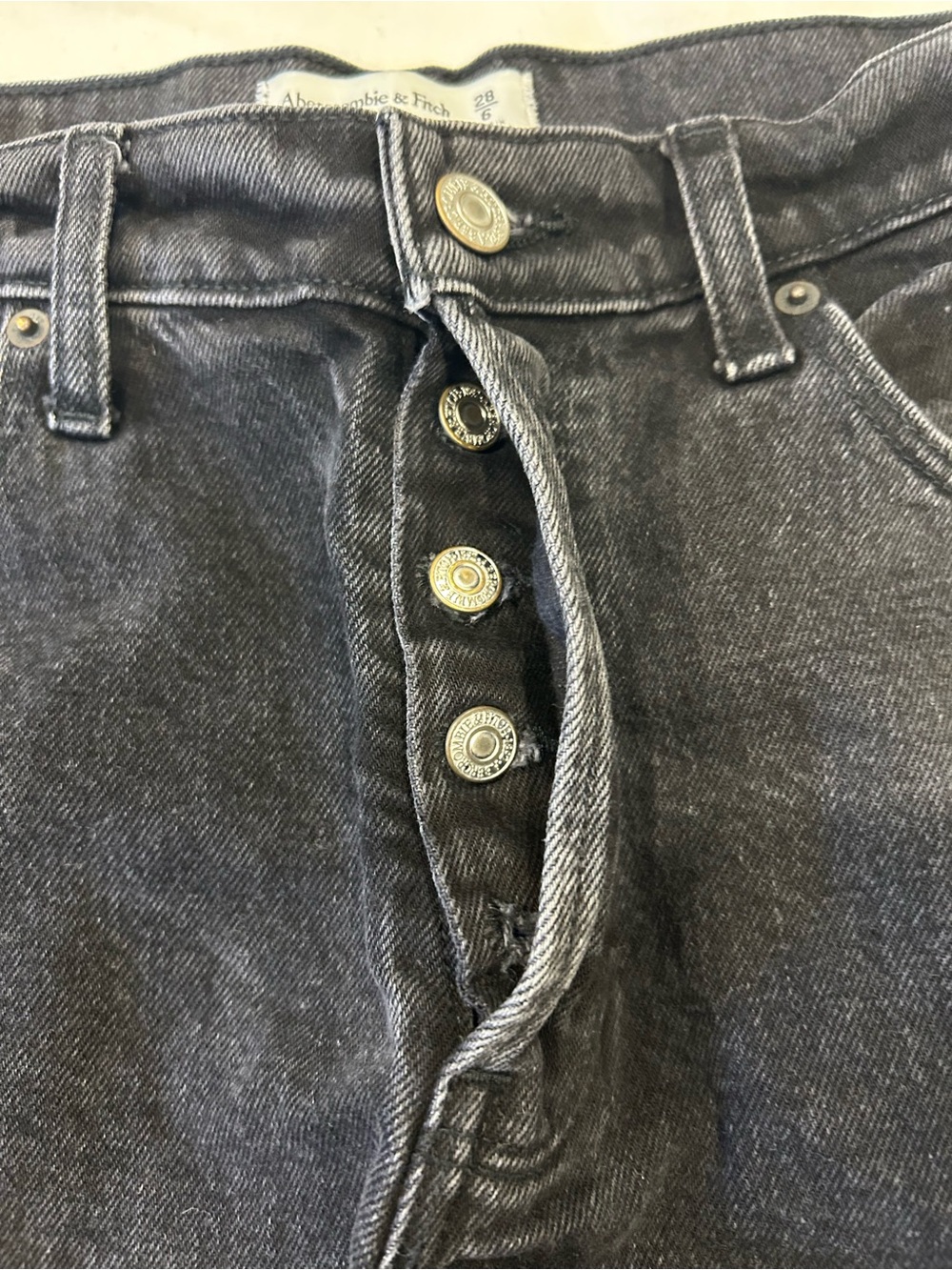 Women’s black Abercrombie Jean shorts - Picture 4 of 7